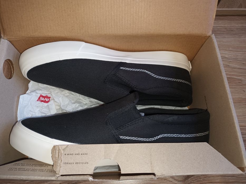 Нови кецове Levi's