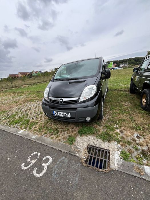 Opel vivaro/trafic 2.5 cdti autoitilitara N1 6 locuri