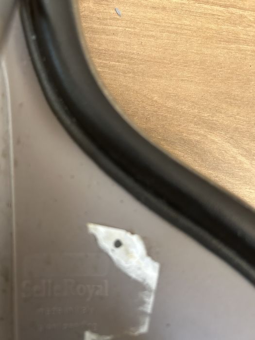 Vand la pachet șa Selle Royal stil vintage si suport telefon ghidon