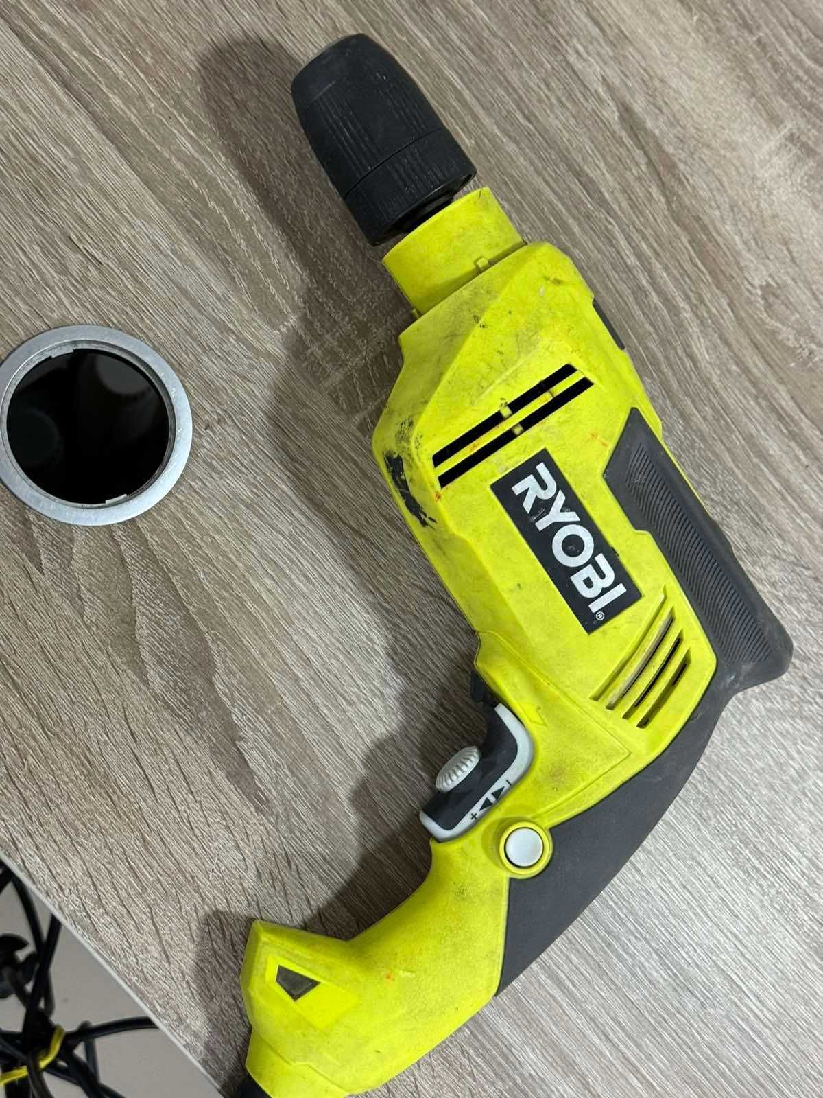 Продавам Ударна Бормашина Ryobi