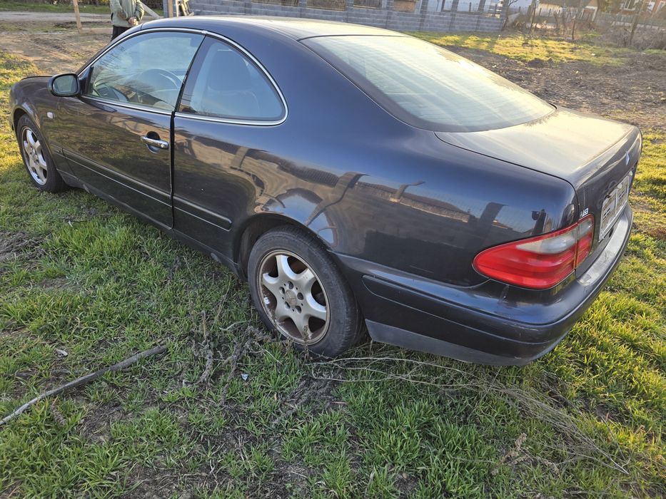 Продавам мерцедес цлк на части