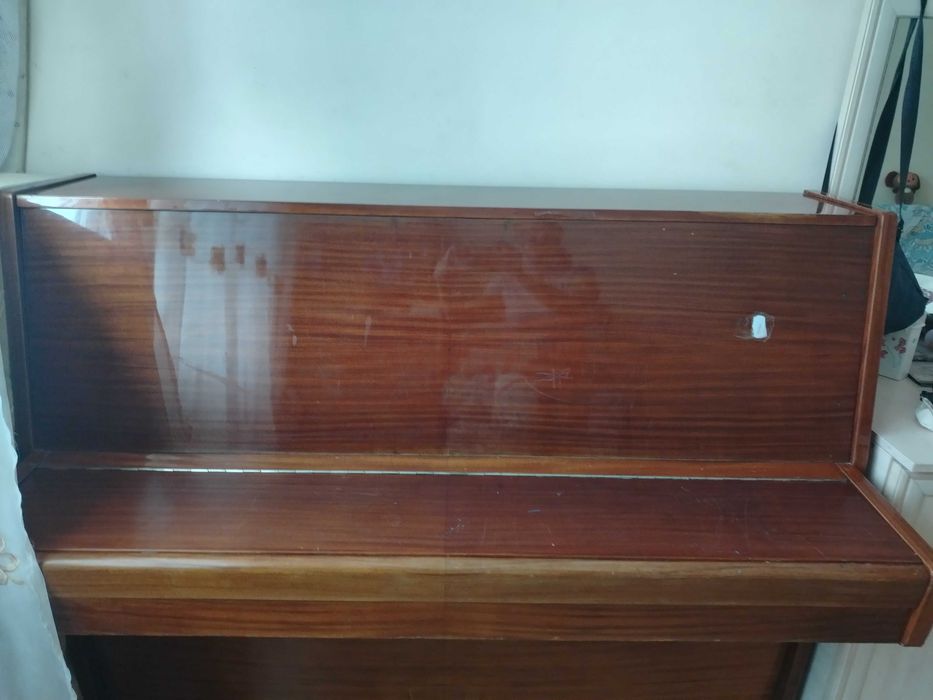 Продам пианино Riga