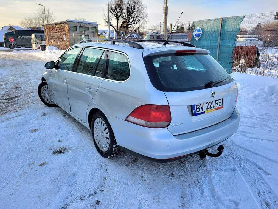 Vând sau schimb golf 5