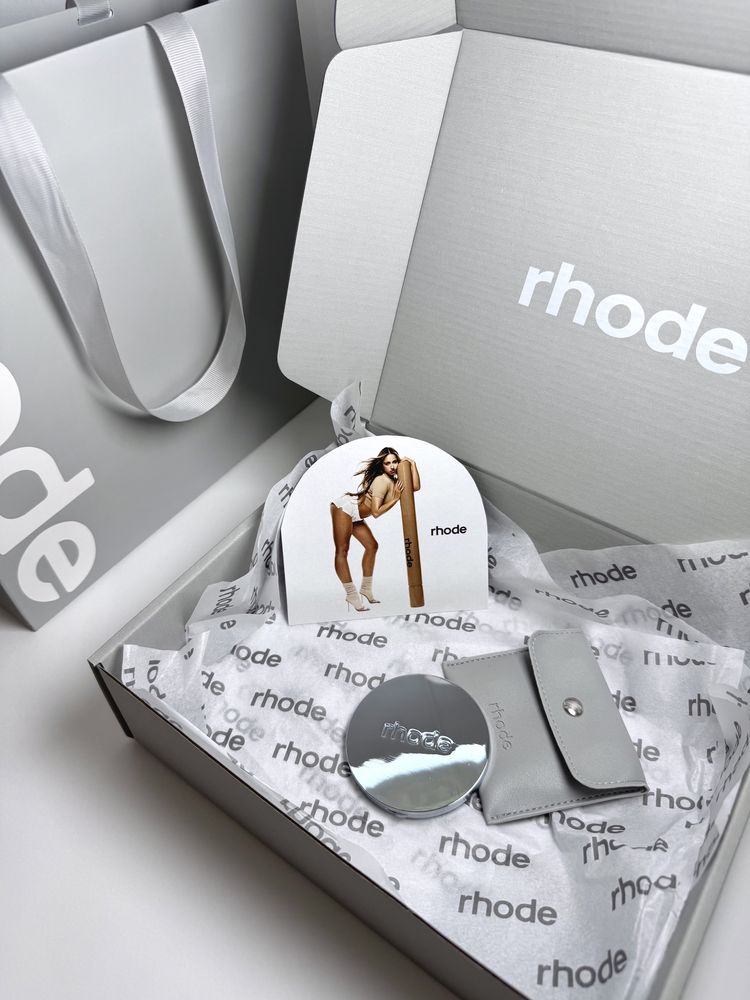 Rhode Mirror Оригинално метално огледалце Rhode от Hailey Bieber