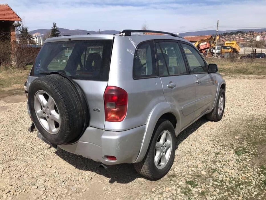 Toyota Rav4 2.0 d4d на части