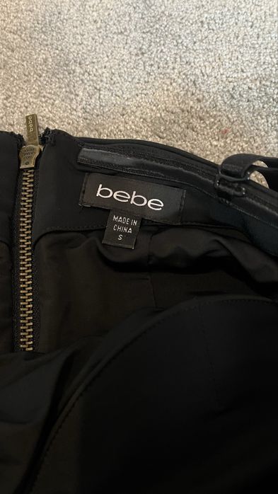 Къса рокля Bebe…