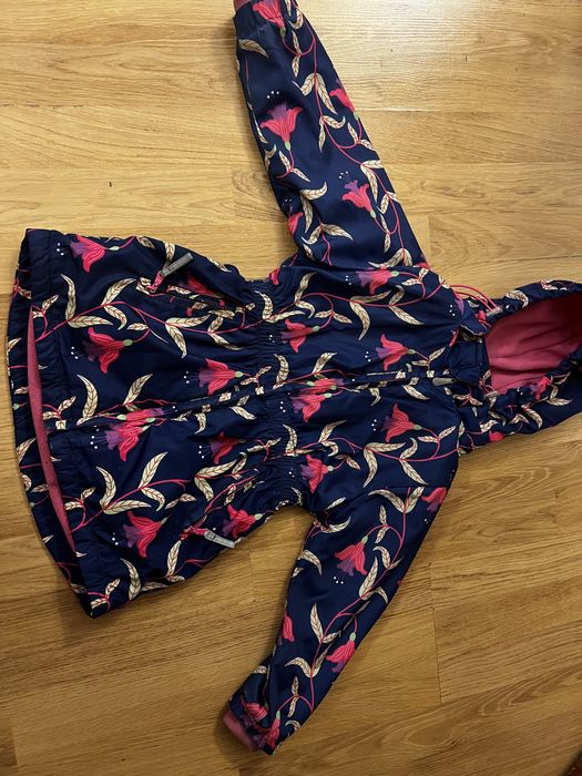 Продам курточку на девочку