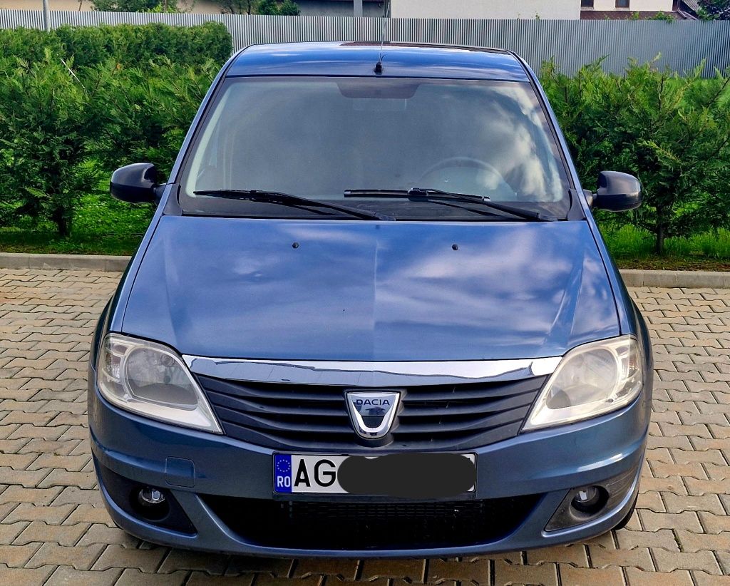Vând Dacia Logan proprietar full A.C