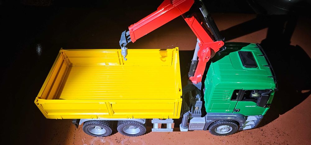 jucarie Bruder, camion Man Tgs Krank cu macara