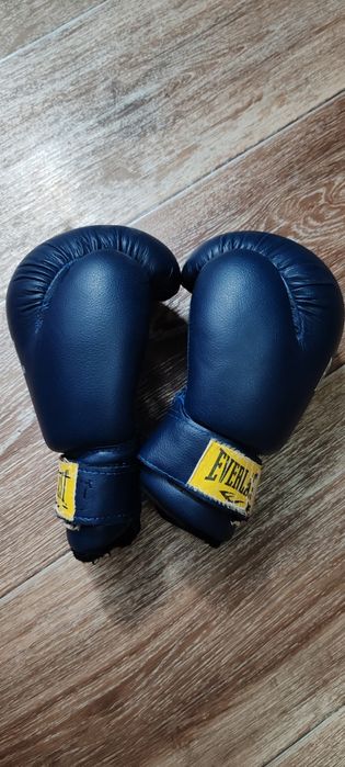 Продам перчатки боксерские
