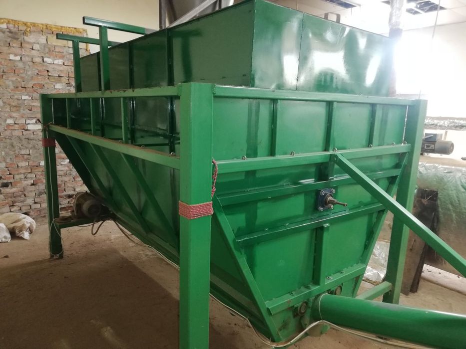 Продавам бункер.