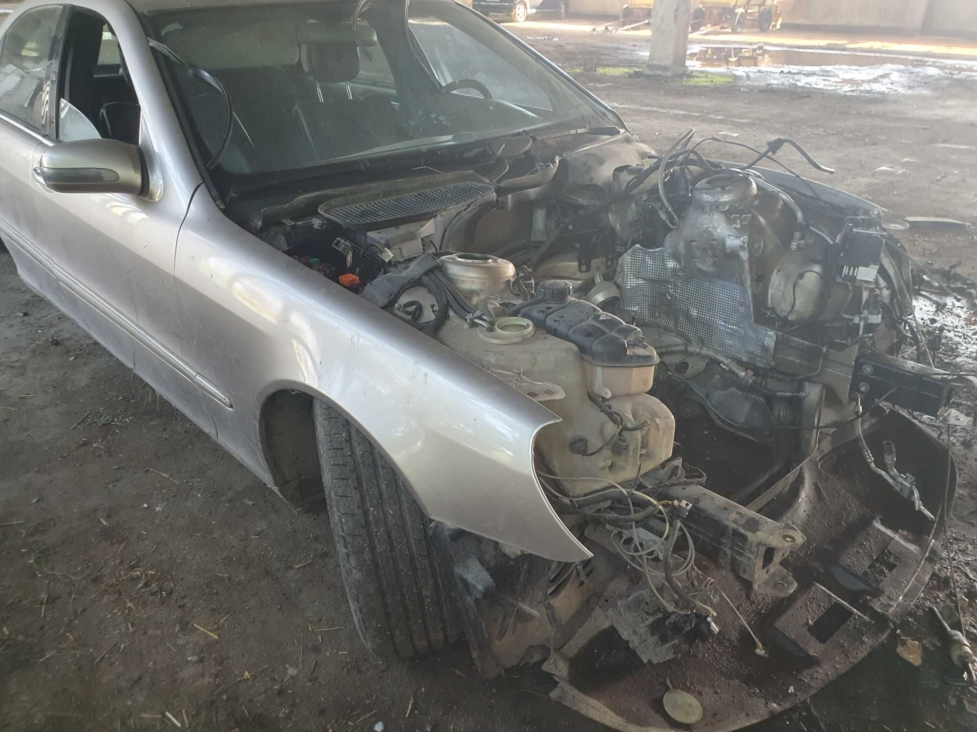 Продавам Mercedes S320 W220