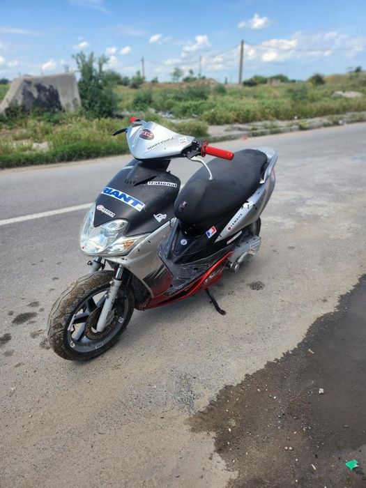 Vând schimb scuter yamaha 110cc