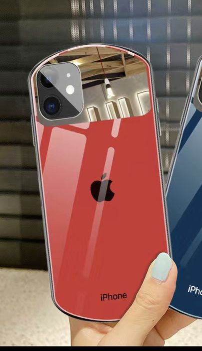 Яркий и зеркальный чехол на IPhone 11