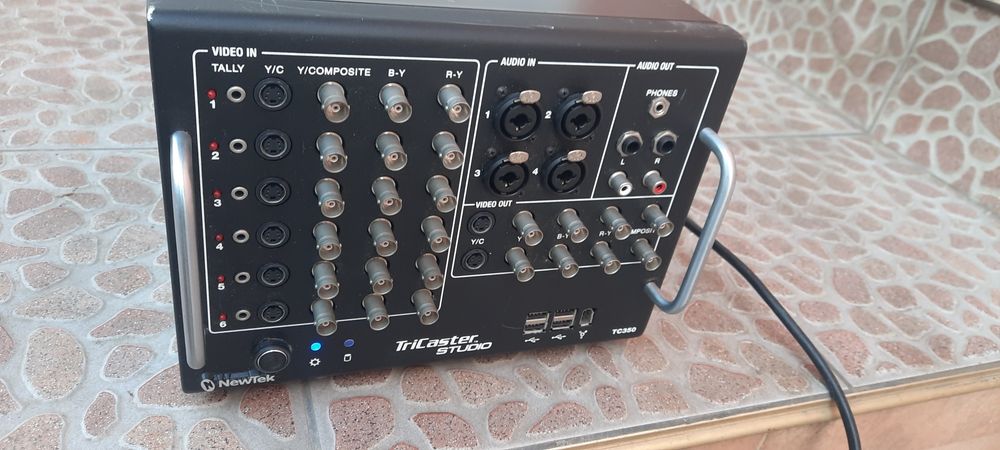 NewTek  Tri Càster Studio tc350 Студио за излъчване  и продукция