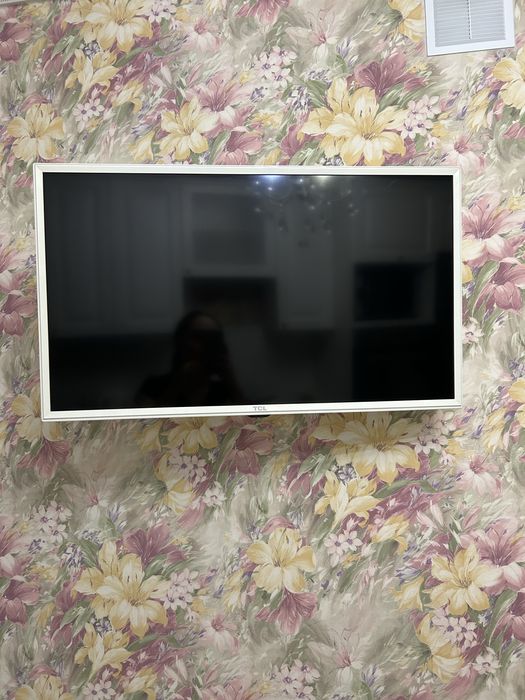Продам телевизор TCL