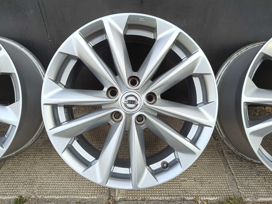 ОРИГИНАЛНИ джанти с датчици  17 ' 5x114,3 Нисан / NISSAN ЕТ40 7J 66,1