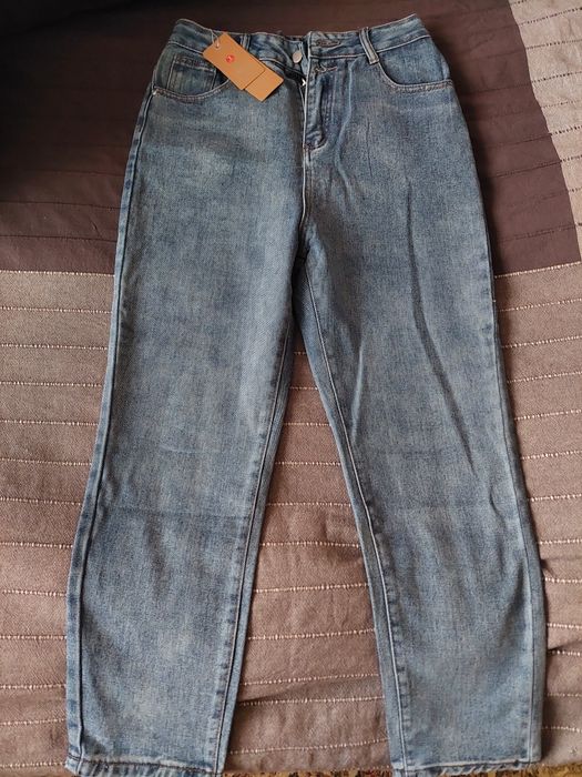 Продам джинсы новые