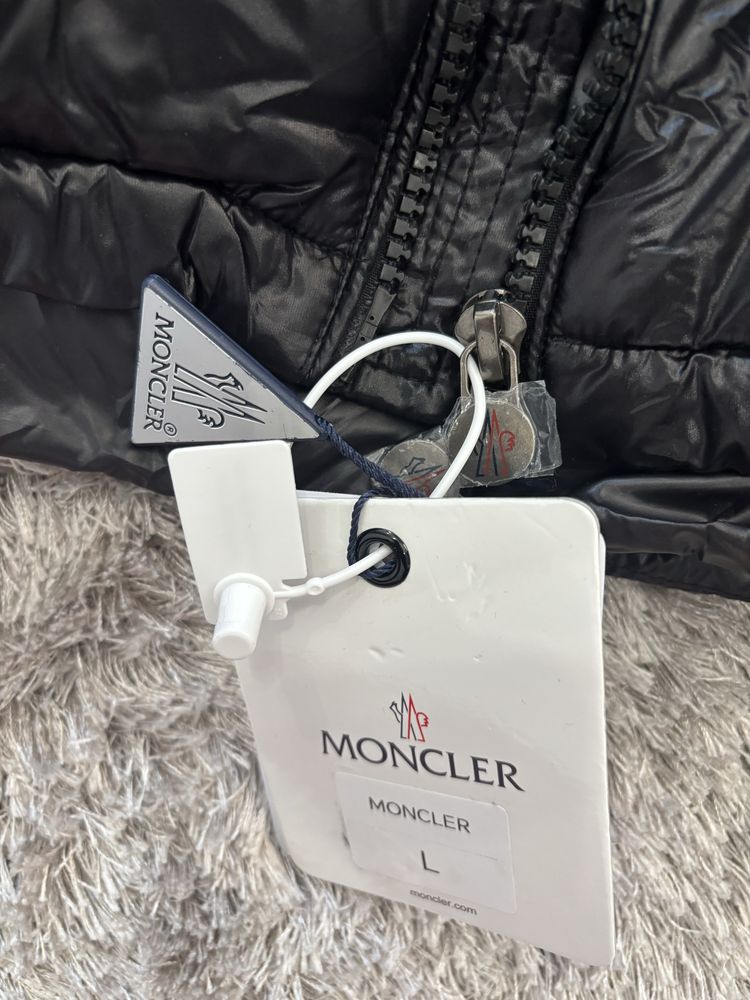 Moncler Maya designer