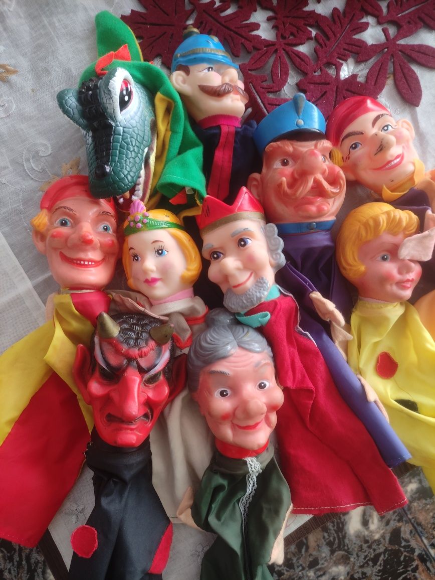 Păpuși de colecție pentru teatru din ani 60