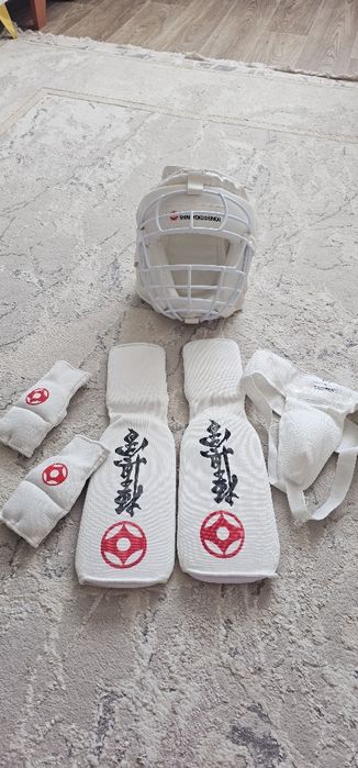 Продам кимоно+ комплект