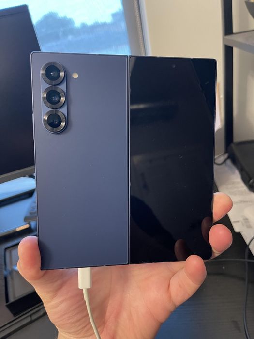 Samsung Z Fold 6 Navy Garanție