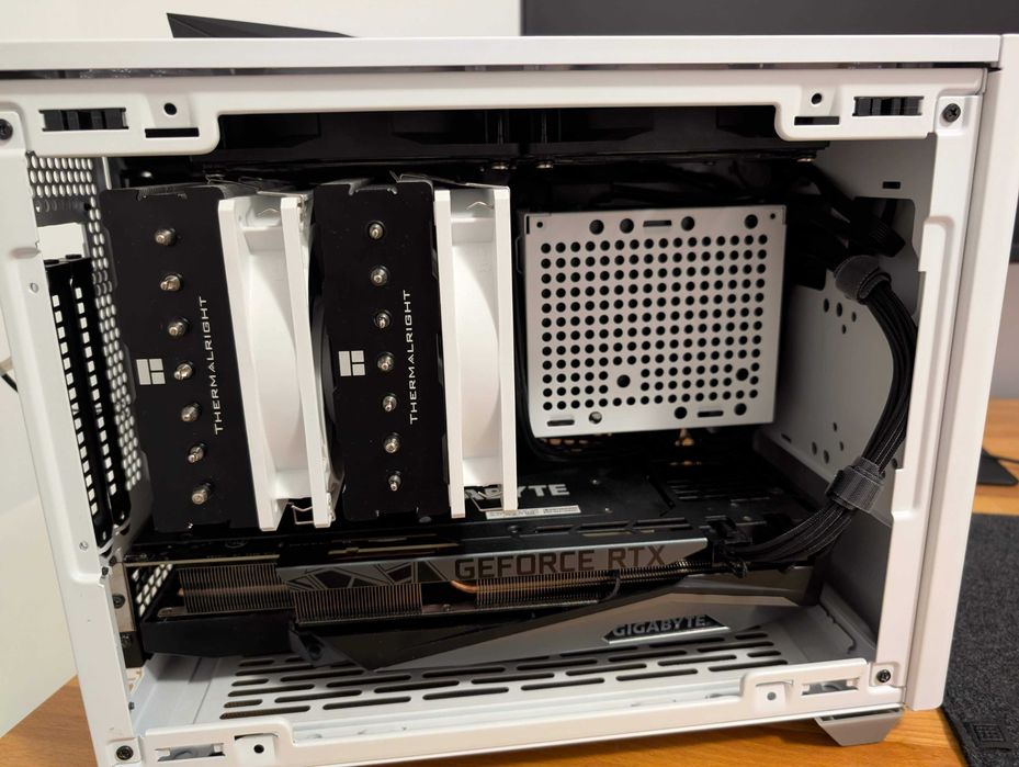 Mini-PC Gaming ITX 5600X, RTX 3080, ROG STRIX, 32GB, 1TB, SF850, NR200