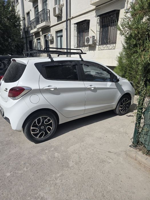 Changan BenBen E-star