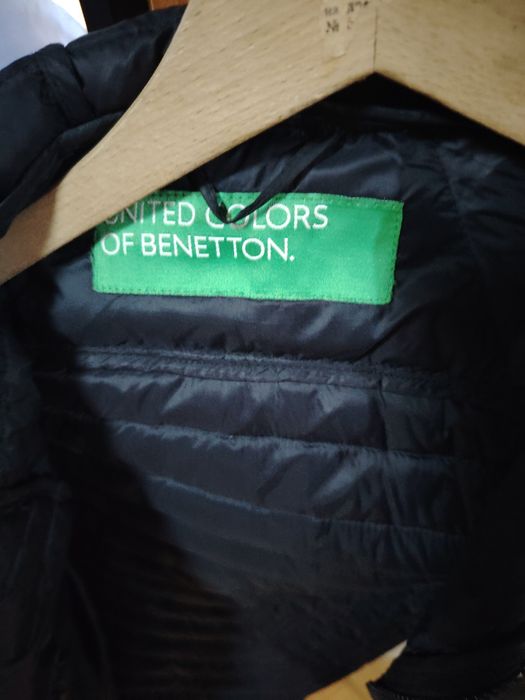 Чисто ново олекотено яке на Benetton