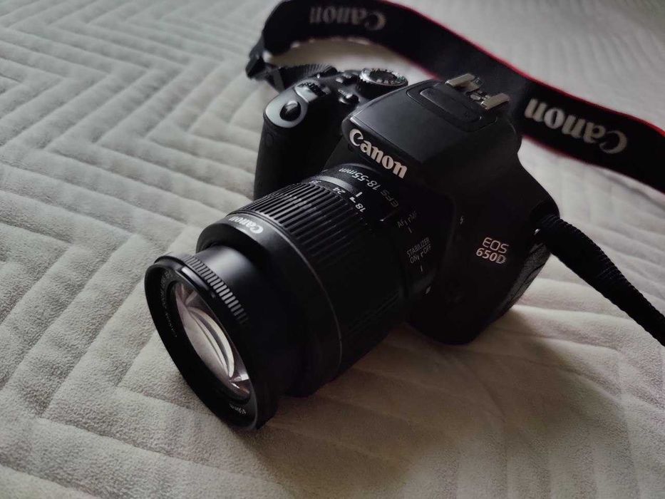 Зеркальный фотоаппарат Canon EOS 650D