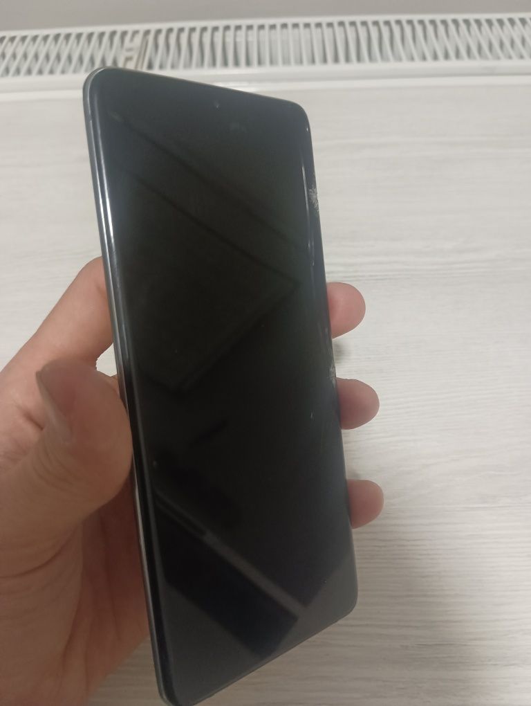 S20 plus 5G ekrani yaxshi ishlamidi