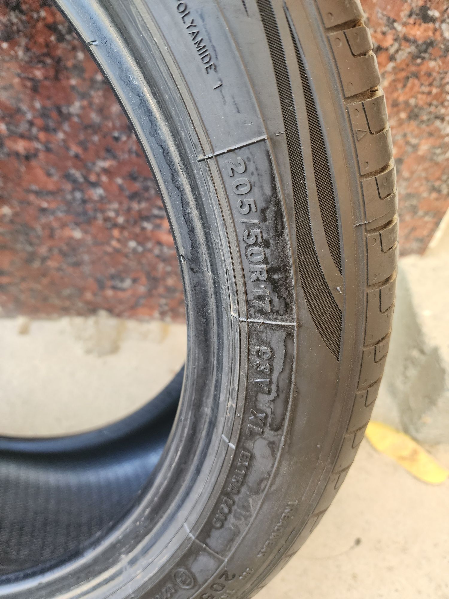 Балон - Б/У - 205/50 R17