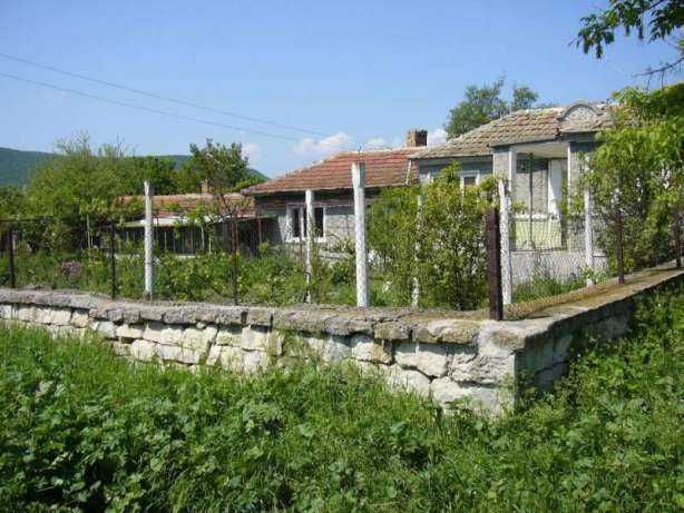 Продава КЪЩА с. Златина, област Варна