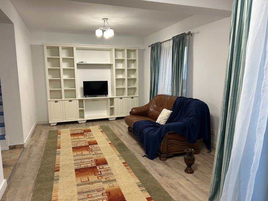 Proprietar vând casa,intabulata,mobilata si utilata.