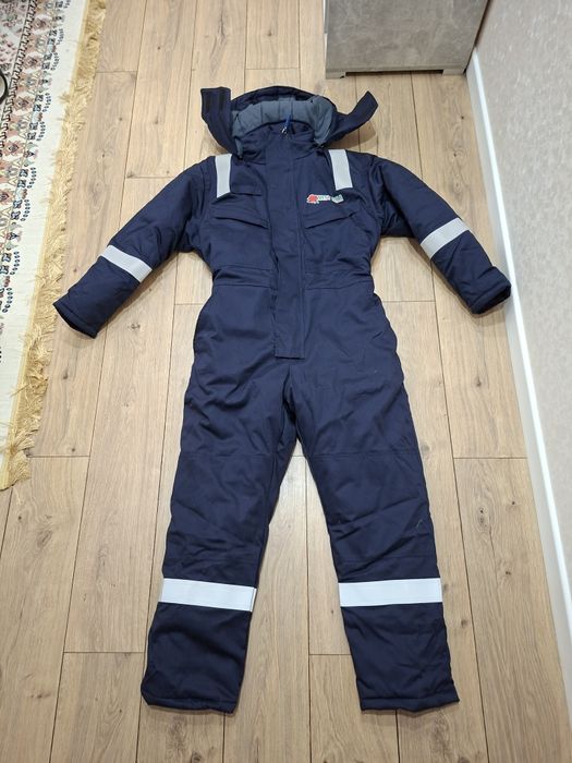 Продам комбинезон зимний