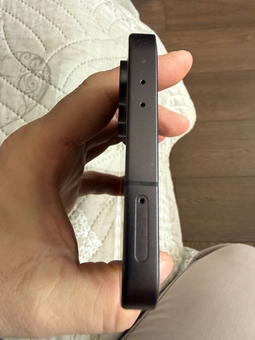 Продавам Samsung Galaxy S24 FE 128GB Graphite