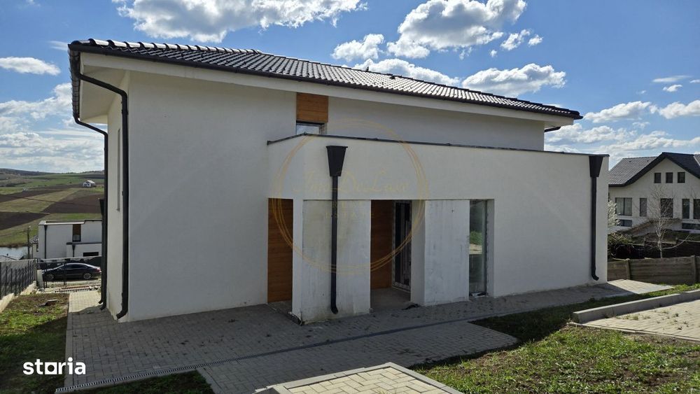 Casa individuala, 760mp teren, 135mp utili, 3 terase, Lac Chinteni