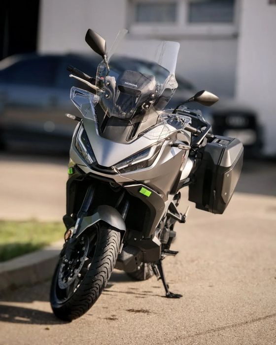 Honda NT 1100 Vand Honda Touring NT 1100, transmisie automata DCT 6 trepte