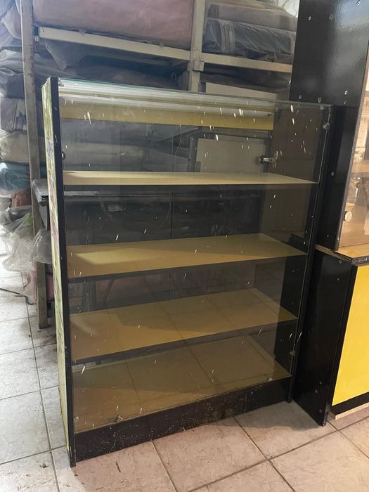 Стеклянные ветрины