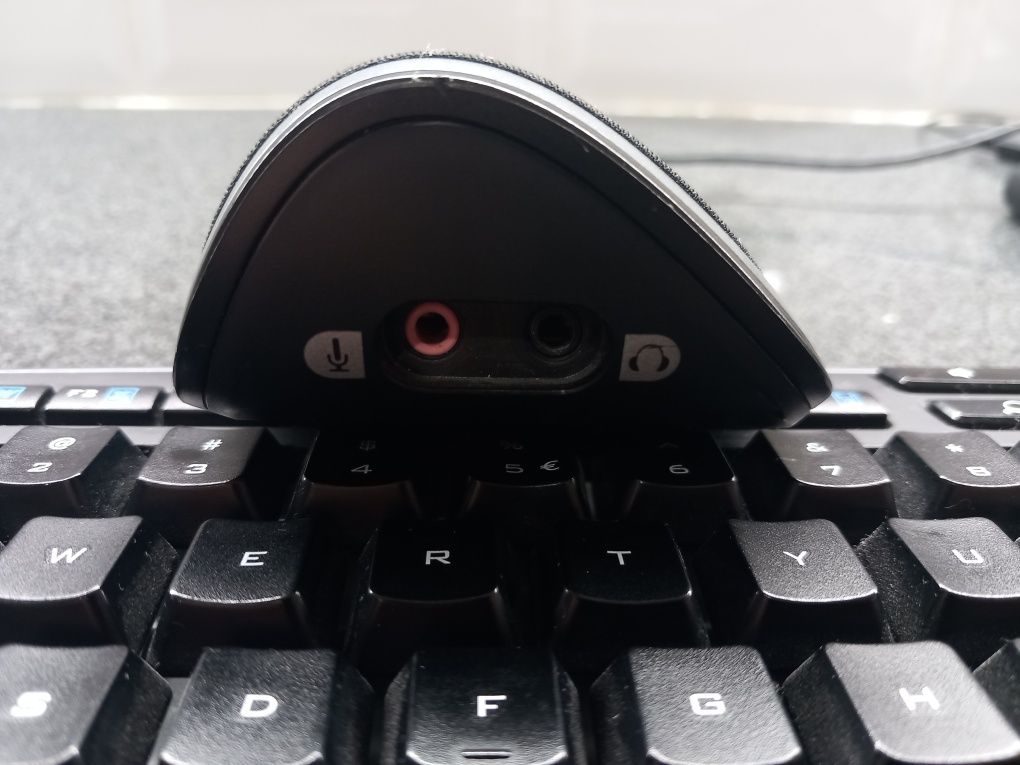 Комплект клавиатура мишка слушалки и тонколона Logitech