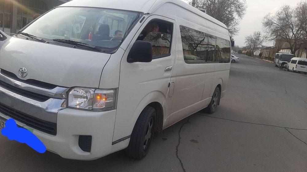 Toyota       Hiace.
