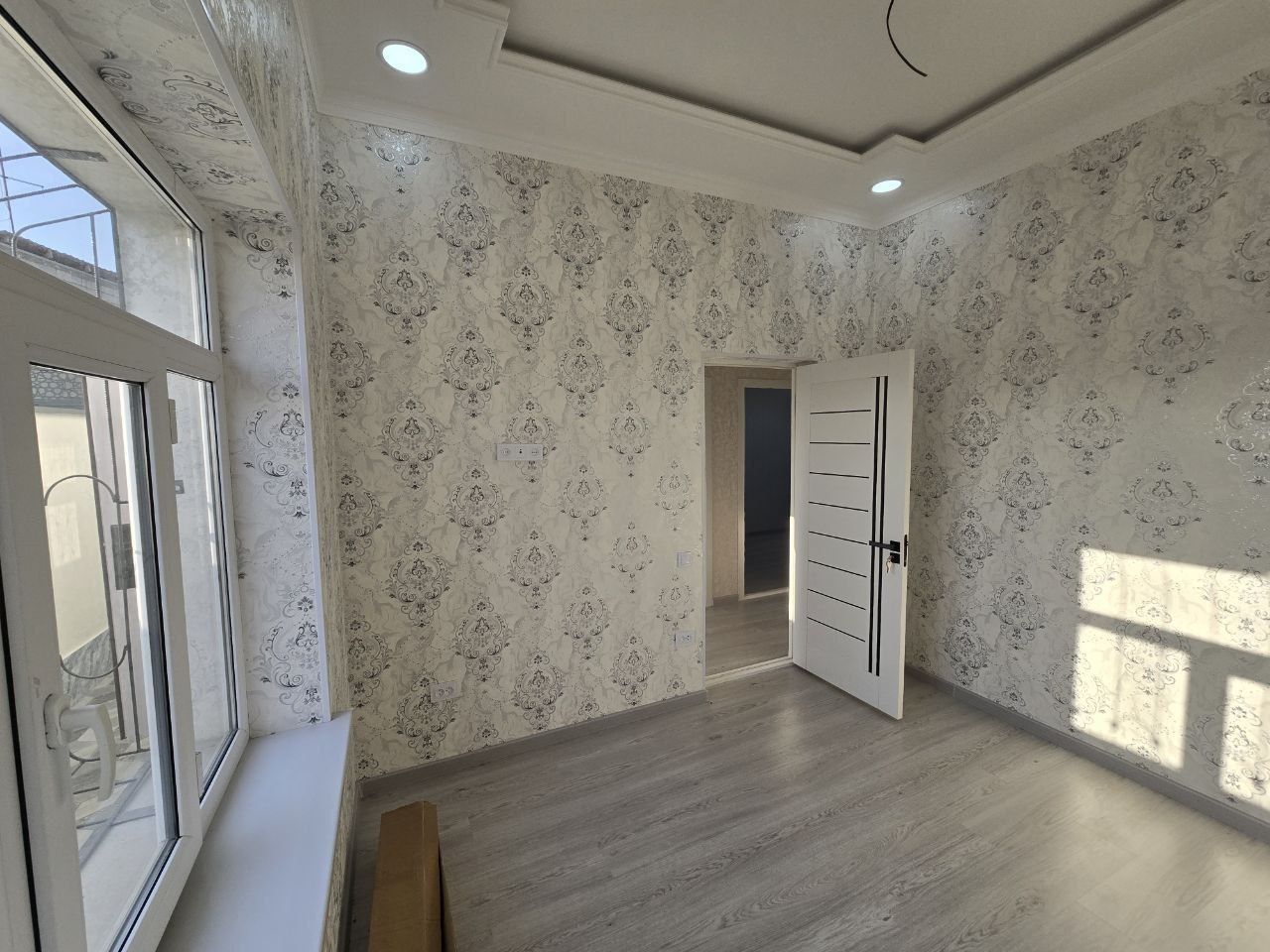 Янги хайот улица райхон продаётся  участок  76кв.м  3 комнаты.