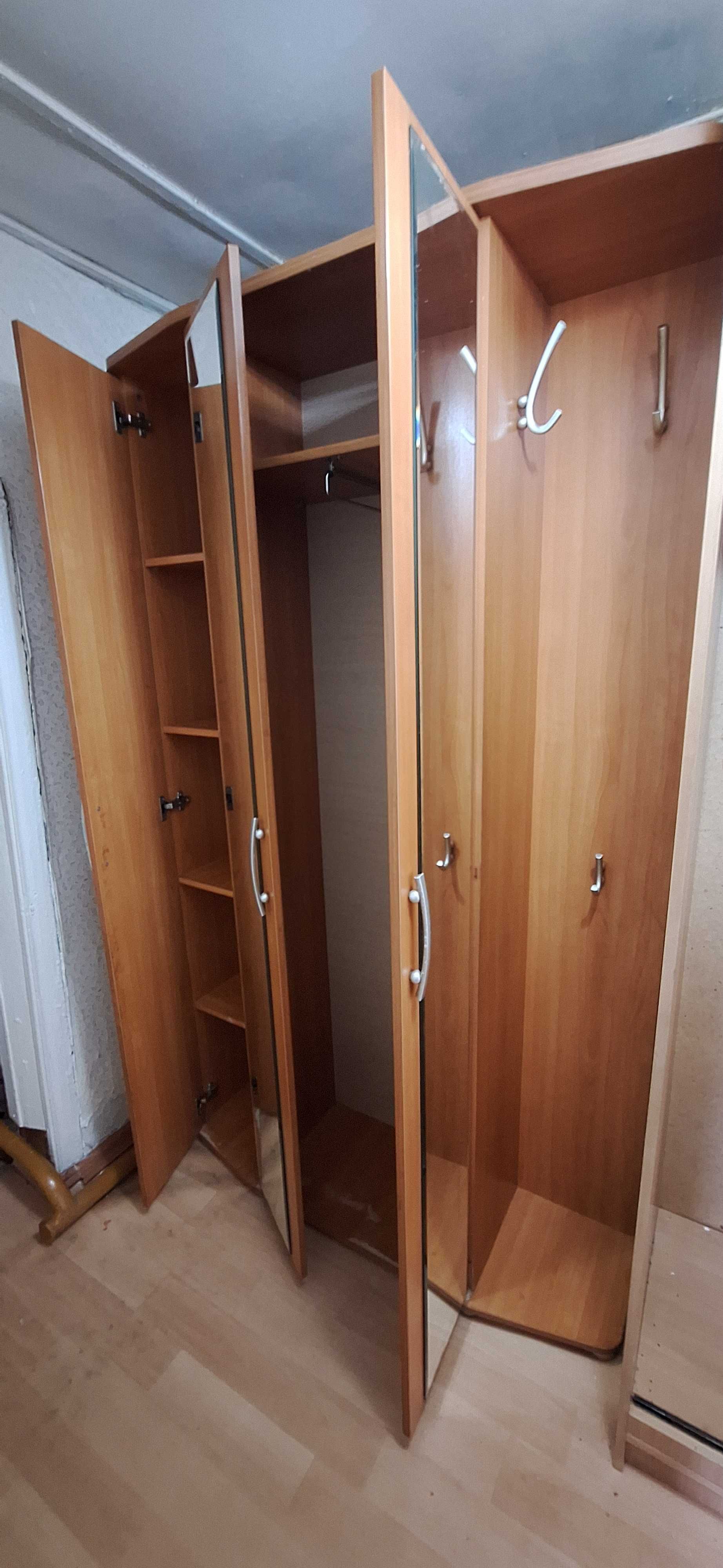 Продам шкаф прихожию.