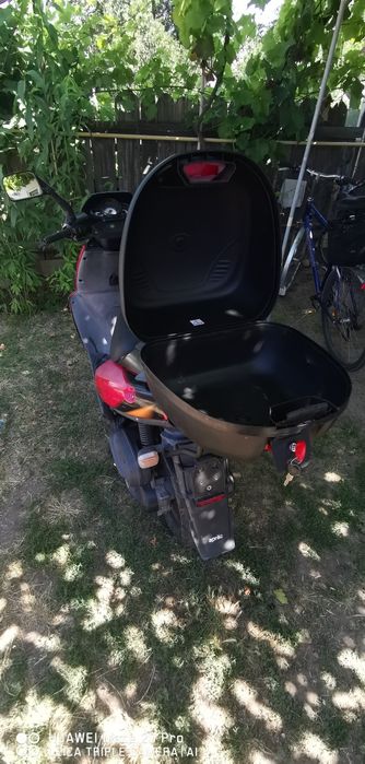 Scuter Aprilia RS