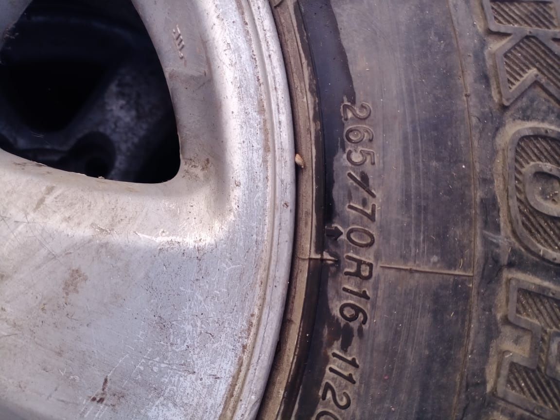 Продам шины с дискам размер 205/70 R 16
