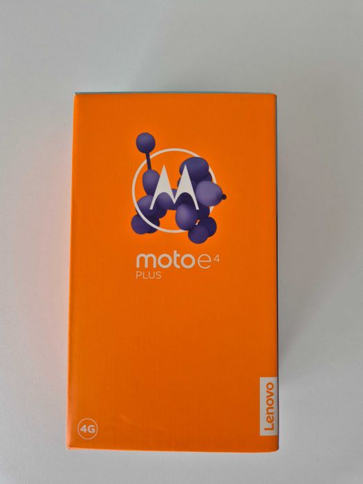 Продавам Motorola E4 Plus. За части