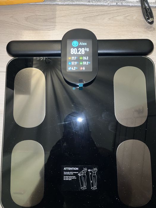 Cântar inteligent pentru verificare compoziția corporală