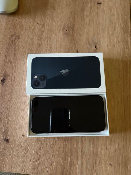 iPhone 13, 128GB с гаранция.