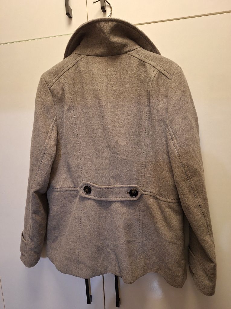 Сиво палто на H&M