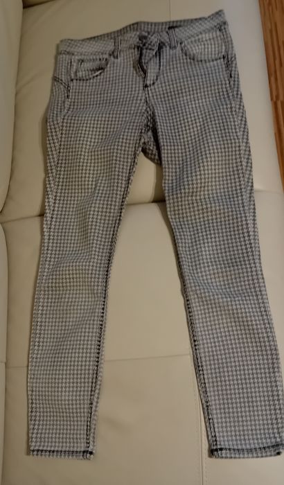 Черно бели дамски дънки, Benneton, размер 34.
